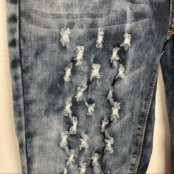 Distressed Acid Wash Jeans with Sequins Sweet Look - Picture 8 of 11